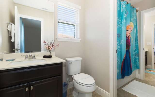 Solterra - 4103 Oaktree Drive