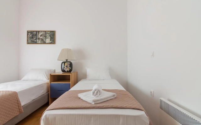 Nice 2bedroom apartment in Pagkrati