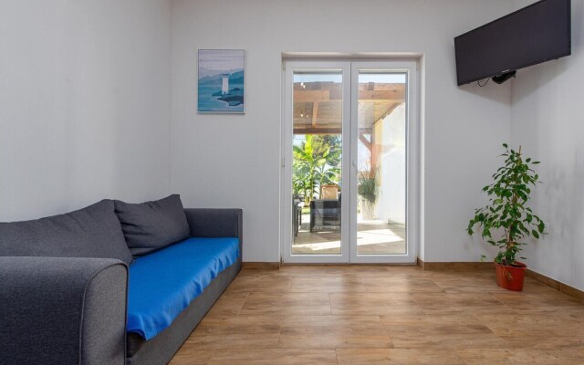 Beautiful Apartment in Turanj With Wifi and 1 Bedrooms