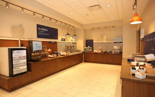 Holiday Inn Express & Suites Charlotte - South End by IHG