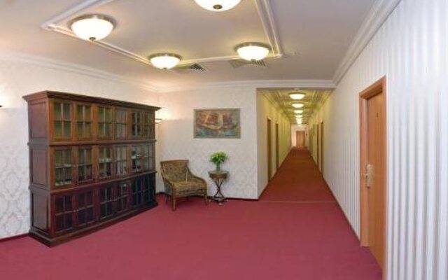 Гостиный Дом