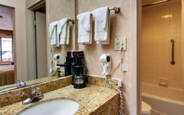 Rodeway Inn North