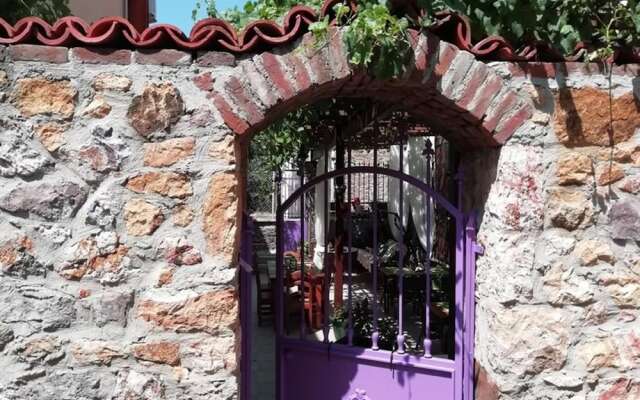 Marti Deluxe Boutique Hotel