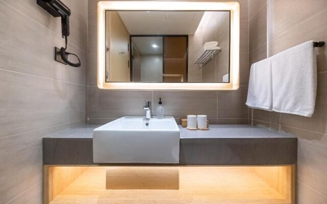 Ji Hotel (Shanghai Orient Yide City)