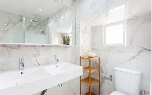 Liberty Duplex I By Lu Holiday