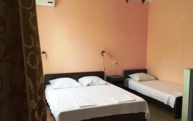 Guest house Lenina 77