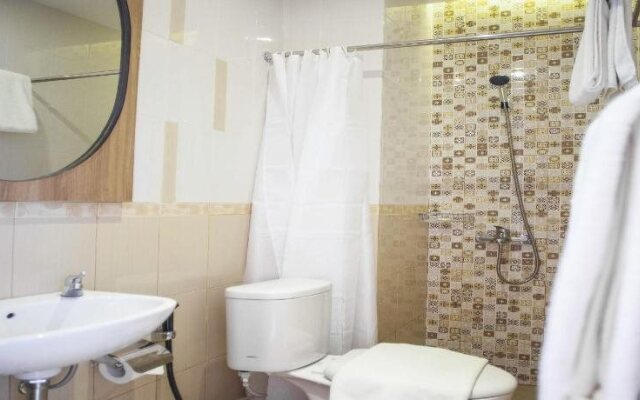JLE'S Hotel