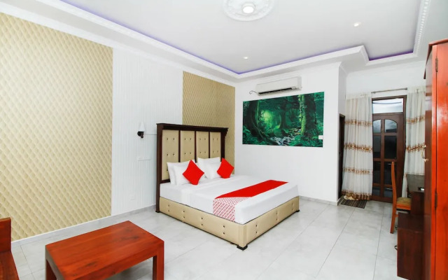 OYO 339 Chandiv Hotel