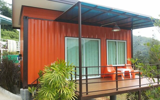 Hi Cube Resort at Suanphung