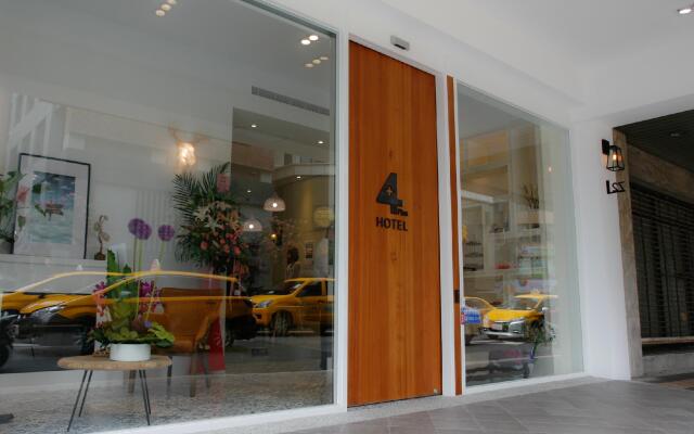 4Plus Hostel