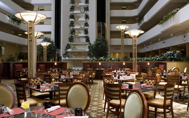 Sheraton West Des Moines Hotel