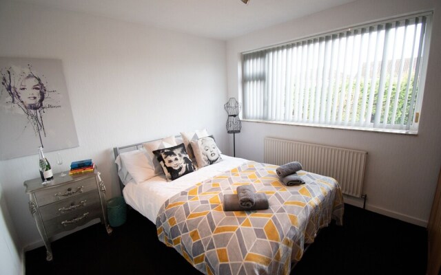 Ideal Lodgings in Whitefield