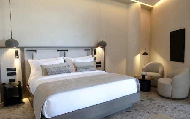 Aeonic Suites and Spa