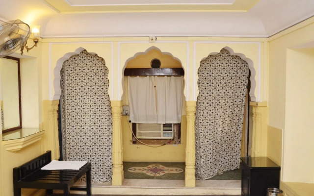 Karnot Mahal