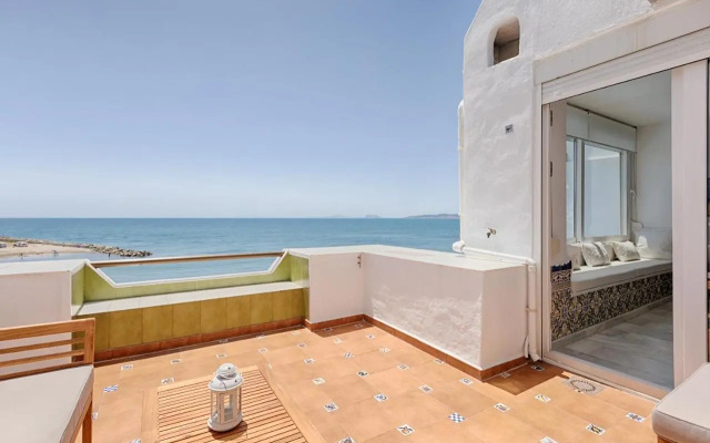 Front Sea View Apartment Estepona