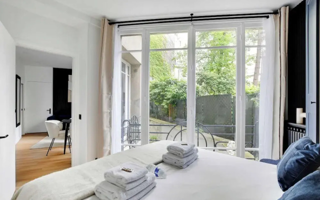 Magnificent 2bd/6p Apartment - Eiffel Tower