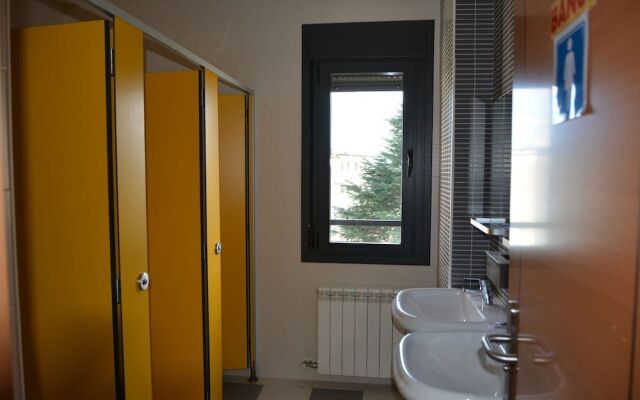 Albergue Villa De Nava de La Asunción - Hostel