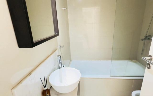 Studio Pont Bleu by medranosuits