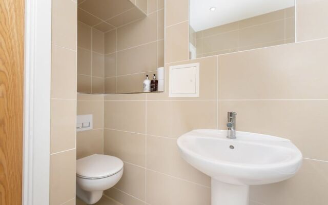Skyvillion Tower Points - Tower Point Lovely apartment in Enfield London