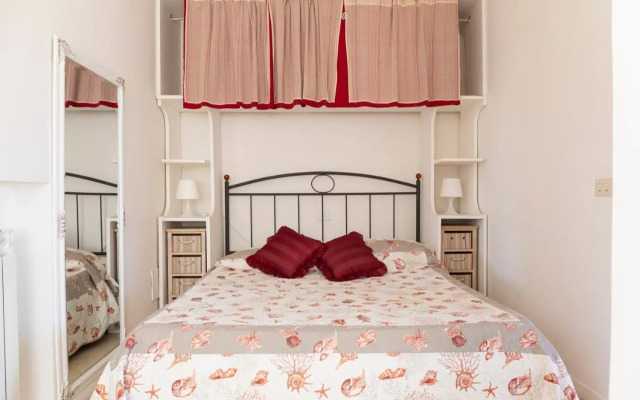 Nice villa only 100m from the beach