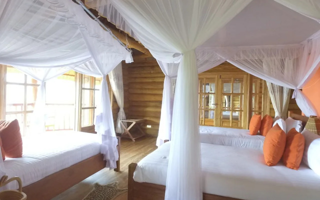 Trackers Safari Lodge Bwindi
