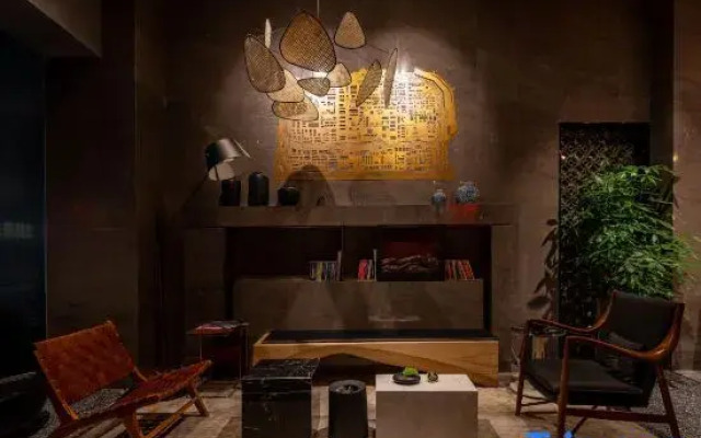 Weibayiju Mansion (Guangzhou Shangxiajiu Changshou Road Subway Station Store)