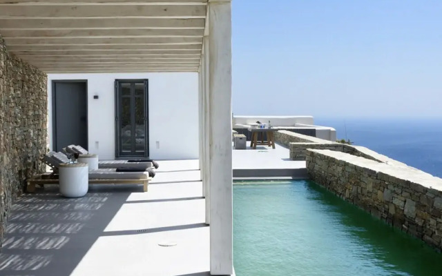 House G Y Kardiani Tinos Cyclades