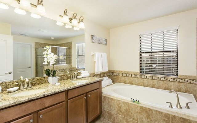 Starmark Luxury Collection - Mansions at ChampionsGate