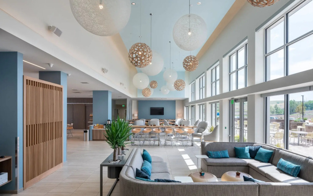 Element Charleston Airport