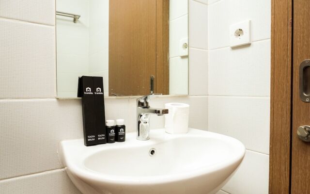 Cozy Studio Puri Orchard Apartment in Strategic Location