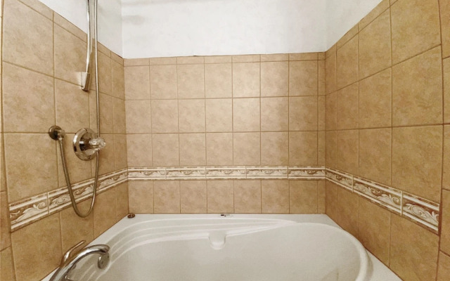 Cimarron 402 2 Bedroom Condo by RedAwning