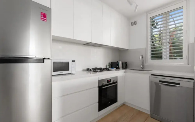 Chic 1-bed Apartment by Balmoral Beach