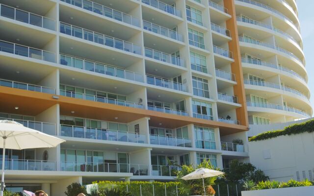 Kirra Surf Apartments