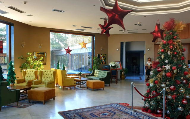 Royal Hotel