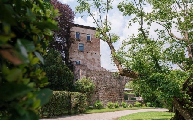 Massimago Wine Tower