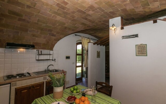 Apartment In A Rustic House In The Tuscan Hills, 20 Minutes From The Sea