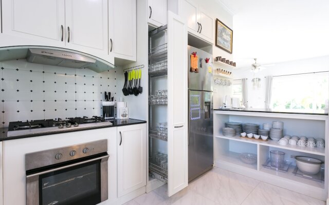 5 Bedroom Amazing Private Pool Villa AMB