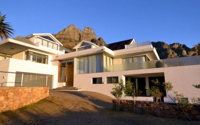 Scandinavian Mansion 9 Bedroom Palace