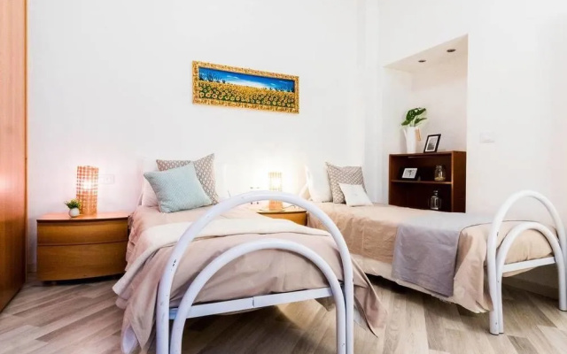 Hintown Submarine's Apartment