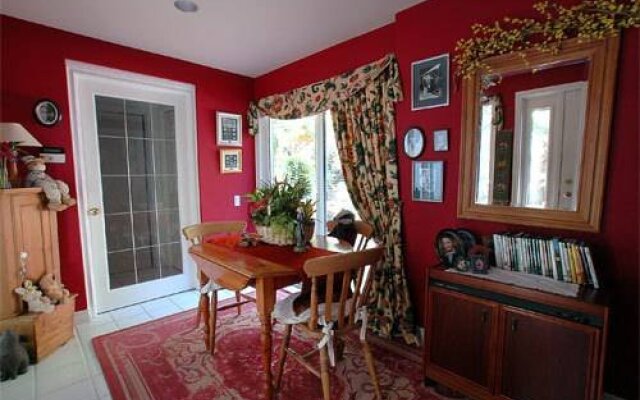 Brock Hollow B & B