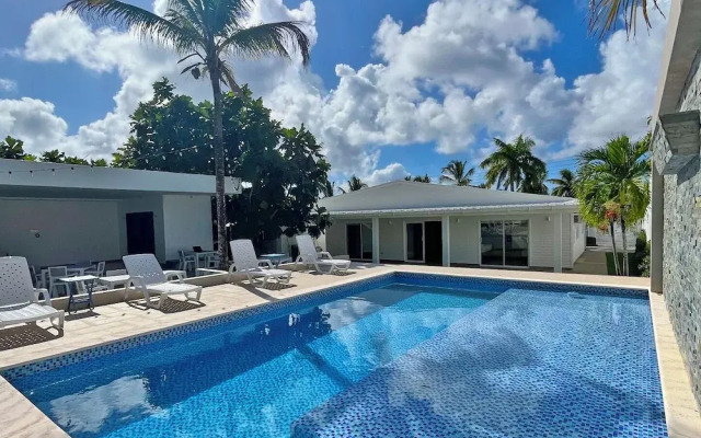 Zaba Beach House