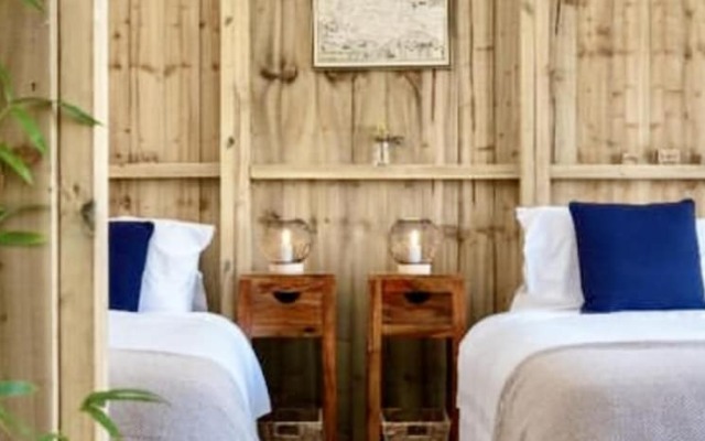 Tregantle Farm Eco Glampsite Super Safari Cabin