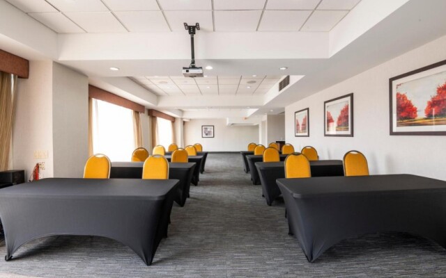 Comfort Inn & Conference Centre Toronto Airport