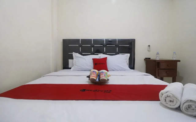 RedDoorz near Plaza Medan Fair