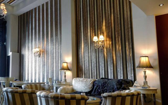 Civitas Suites Hotel