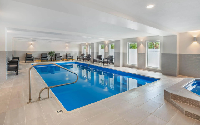 Velora Hinton, Ascend Hotel Collection