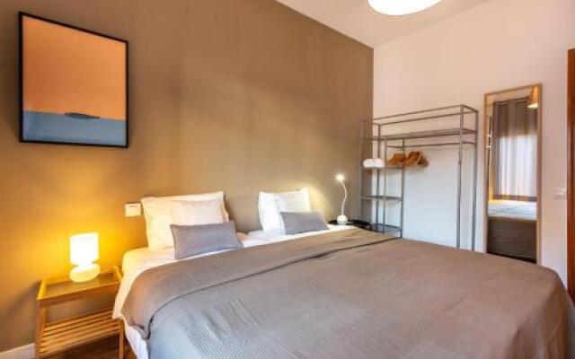 Stay U-nique Apartments Parlament