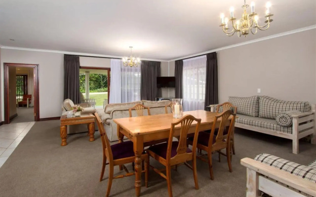 Milkwood Lodge - Hermanus