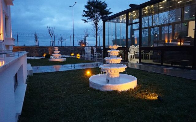 mana airport hotel