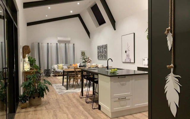 SEAduction Luxury Apartment